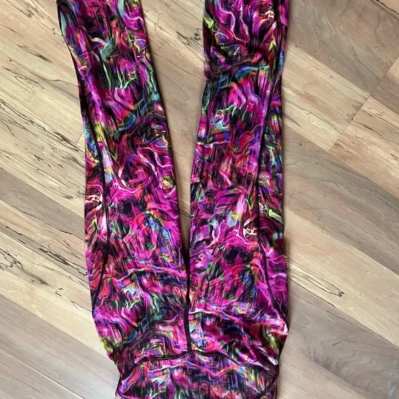 lululemon size 4 leggings - Picture 3 of 6